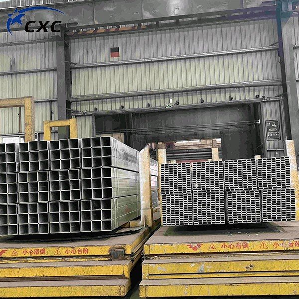 Galvanized hollow steel pipes